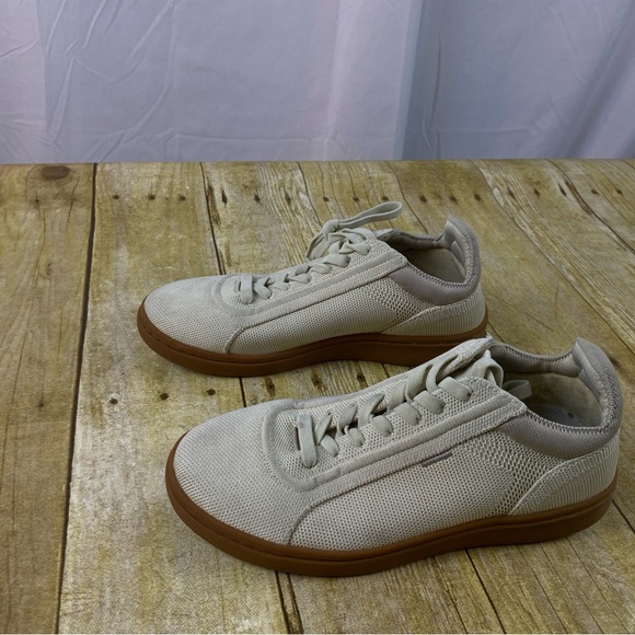 Women's‎ Athletic Sneakers - Cream and Brown - Picture 6 of 8